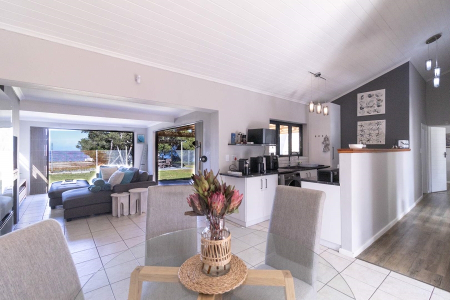 To Let 3 Bedroom Property for Rent in Sandbaai Western Cape